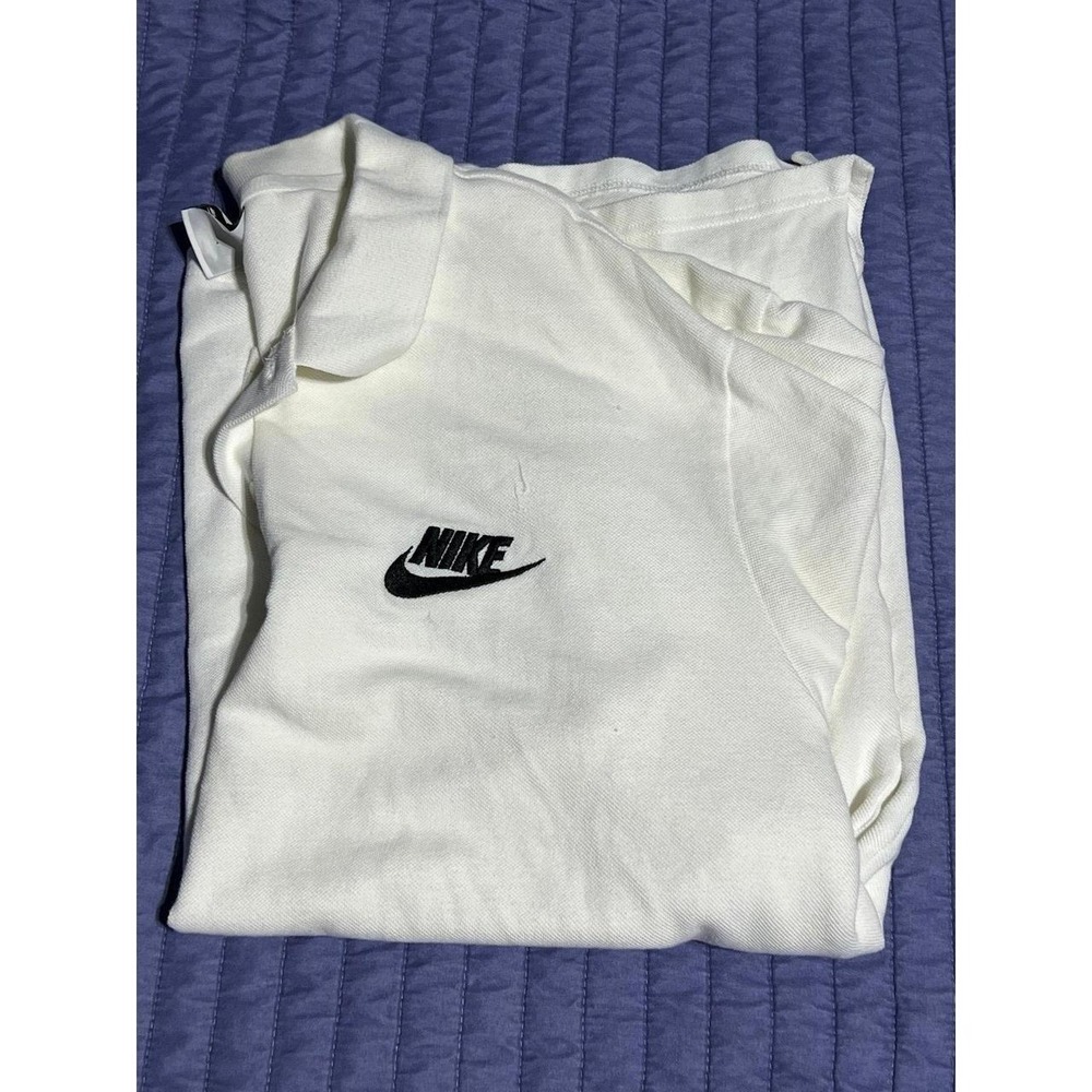 White Nike polo shirt with black swoosh #polo #athleisure - Picture 6 of 7
